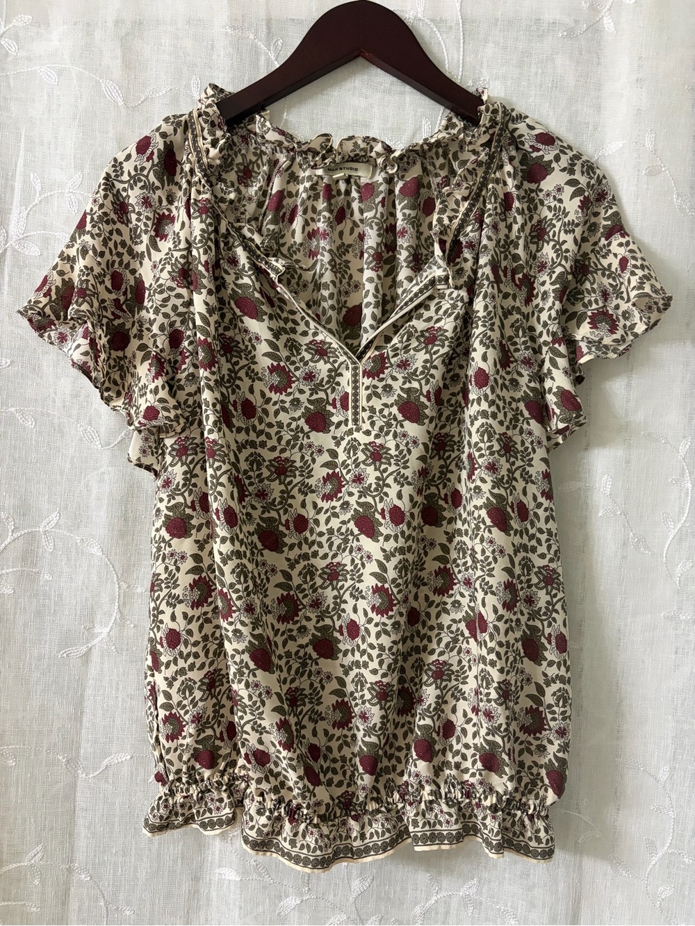 Max Studio Cream Blouse with Burgundy Floral Print Size Large